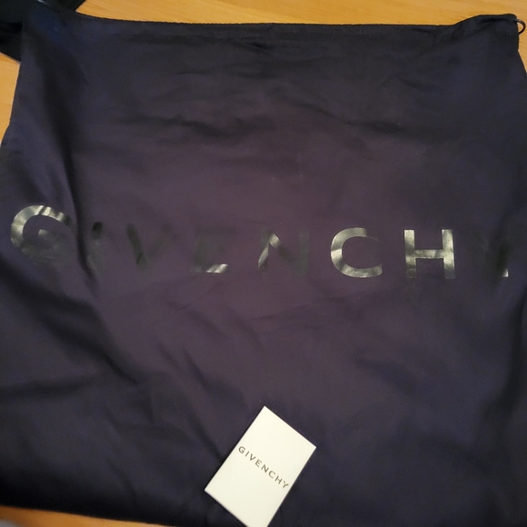 Givenchy medium soft antigona nwt - Picture 14 of 14